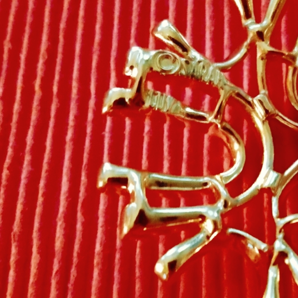 ♥️SARAH COVENTRY Goldtone Geometric Domed Brooch - Picture 3 of 4